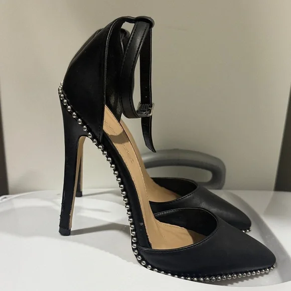 Shoe Dazzle Black Studded Pumps - Picture 6 of 6